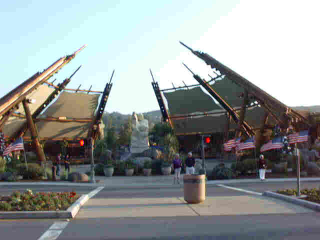 Viejas outdoor show area in the factory shopping center